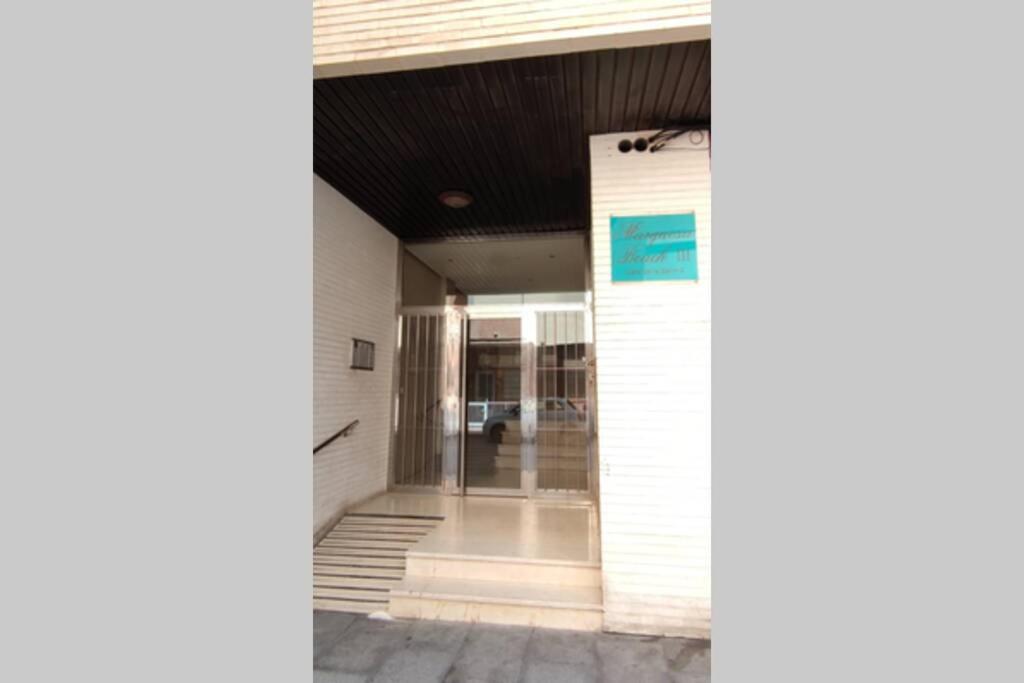 Cozy Studio Apartment Near The Beach Torrevieja Bagian luar foto