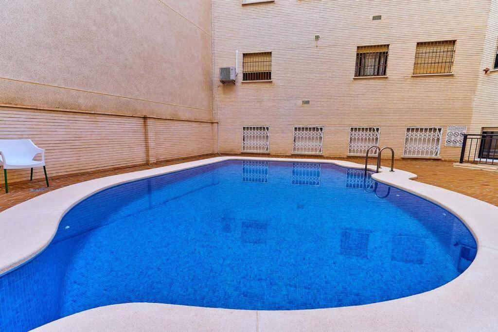 Cozy Studio Apartment Near The Beach Torrevieja Bagian luar foto
